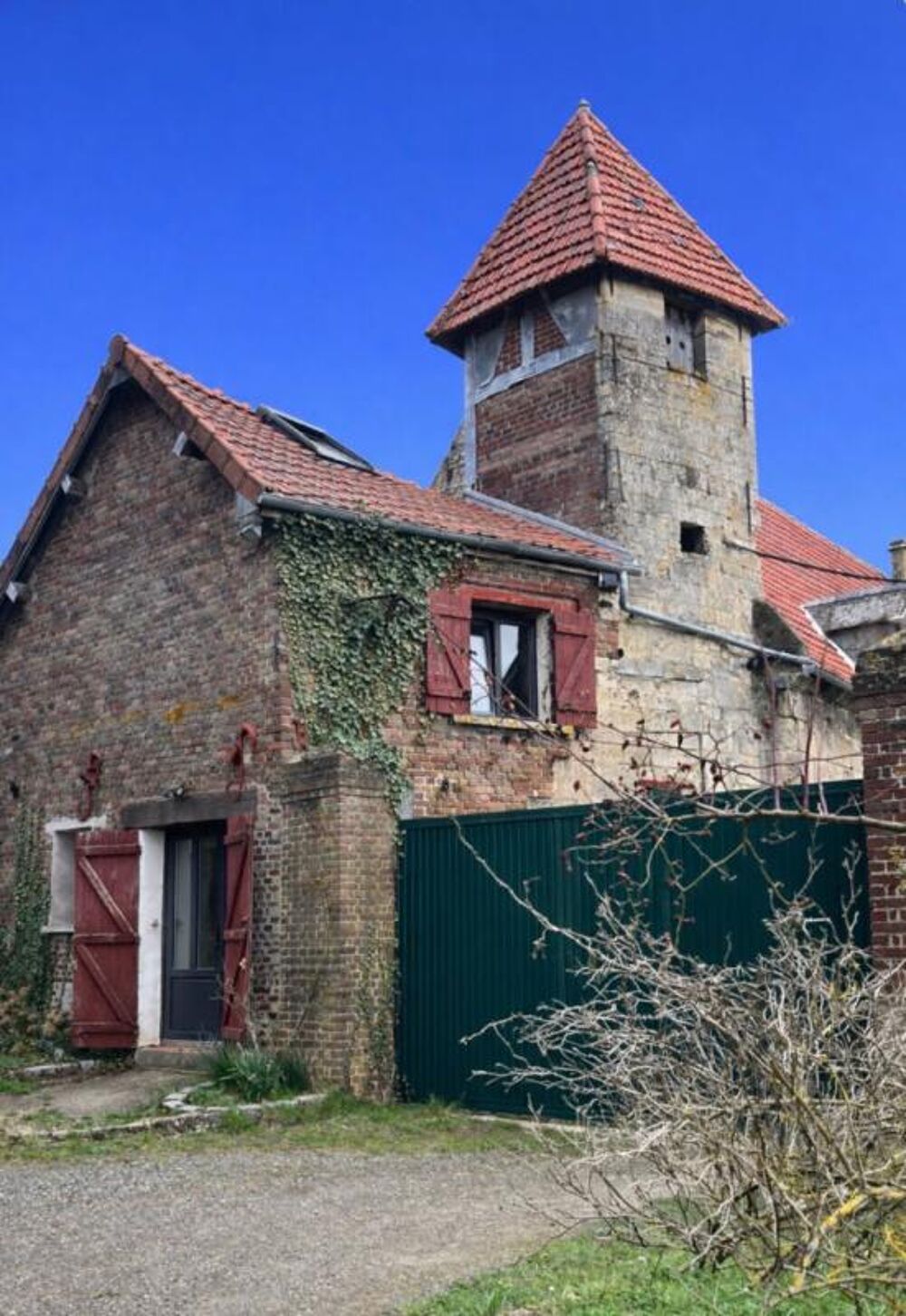Vente Maison Corps de ferme Complet  avec dépendances et Box : 7 pièce(s) 174 m2 Ribecourt dreslincourt