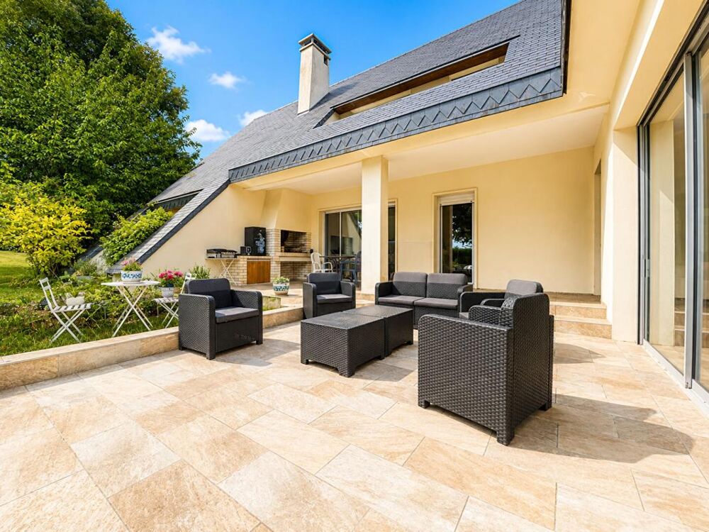 Maison d'architecte de 280 m2 à Mamers avec piscine intérieure