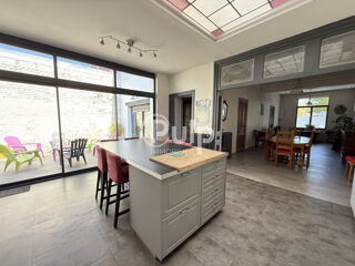  Maison  vendre 10 pices 241 m