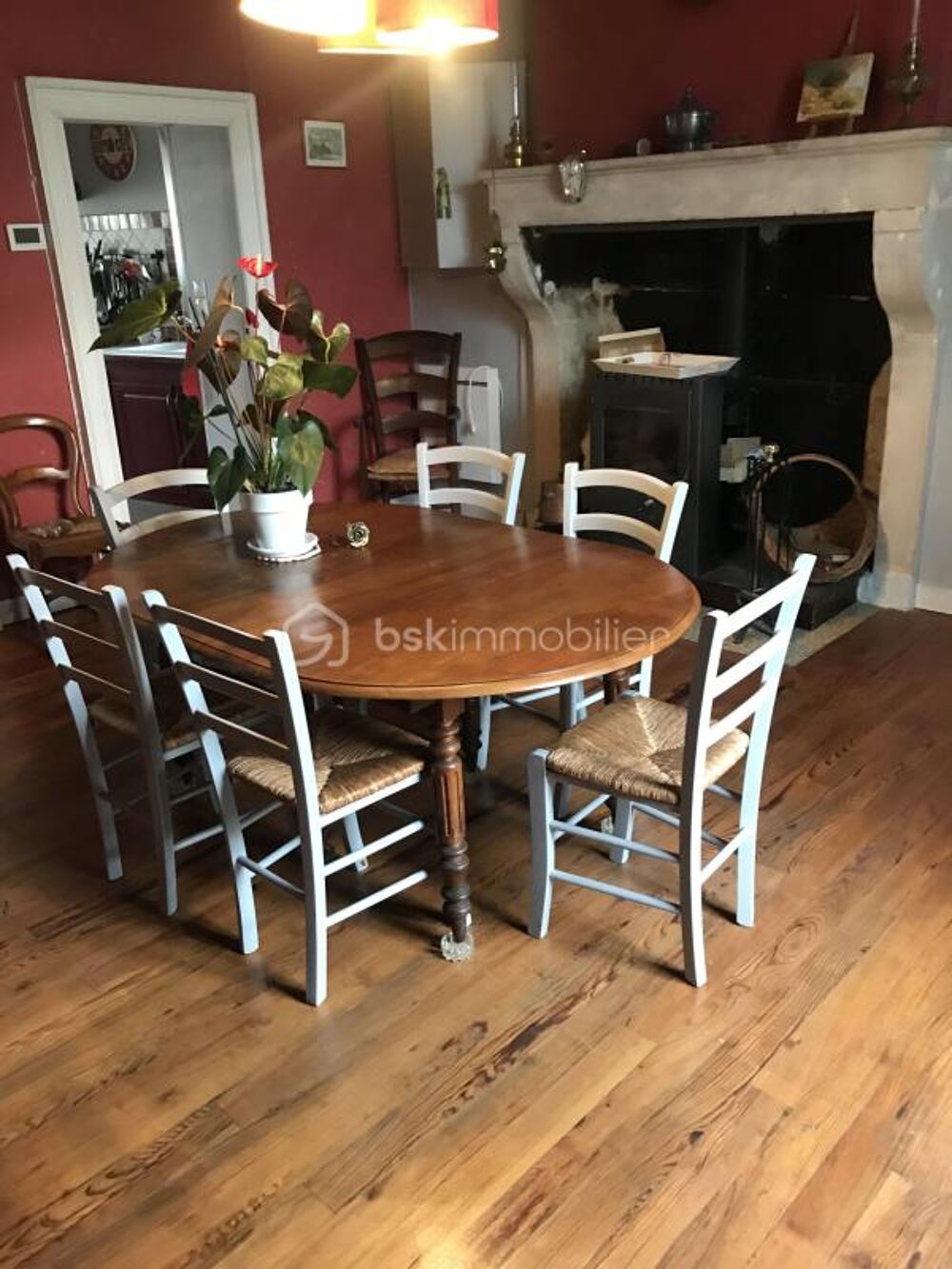 Belle maison familiale et lumineuse comprenant 8 pièces dont 5 chambres