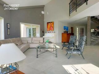  Propri�t�/ch�teau � vendre 8 pi�ces 272 m� Rigarda