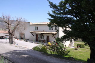  Proprit/chteau  vendre 8 pices 210 m