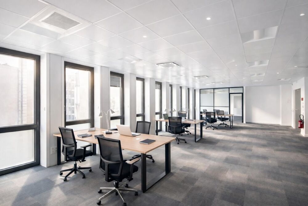   125 m² de bureaux non divisibles à louer au 6ème étage dans le 8ème arrondissement de Paris 