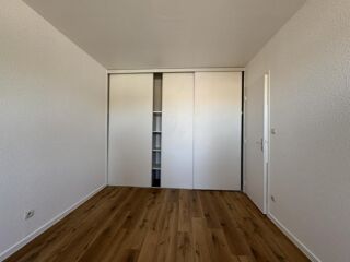  Appartement à louer 2 pièces 72 m²