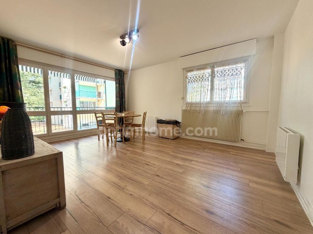 Appartement 3 pièces 2 chambres avec loggia, cave et parking
