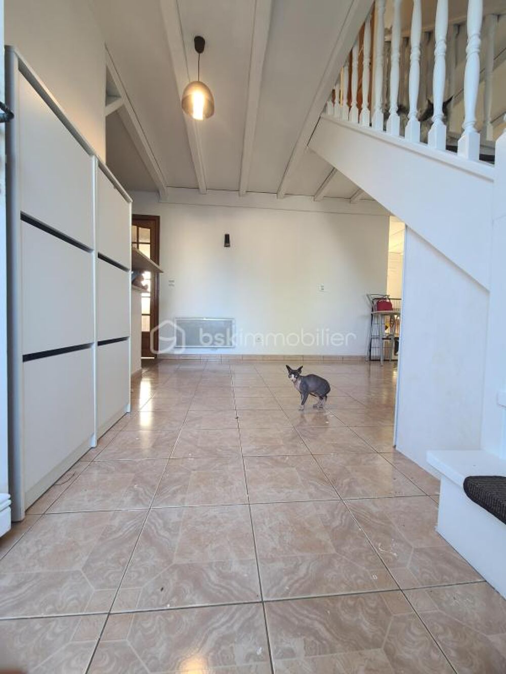 Sur LA commune de Rozay-en-Brie, venez découvrir cette superbe maison CLIMATISEE de type F6 denviron 184 m², offrant de beaux v