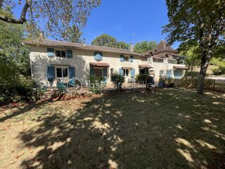  Propriété/château à vendre 8 pièces 323 m²