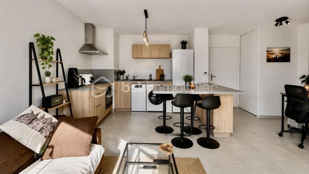 Coup de coeur, T2 de 43 m2 avec place de parking en sous-sol
