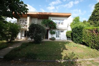  Maison  vendre 8 pices 220 m