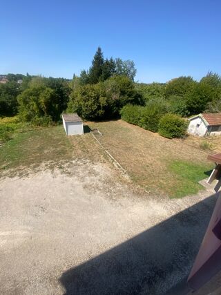  Immeuble à vendre 15 + pièces 240 m²