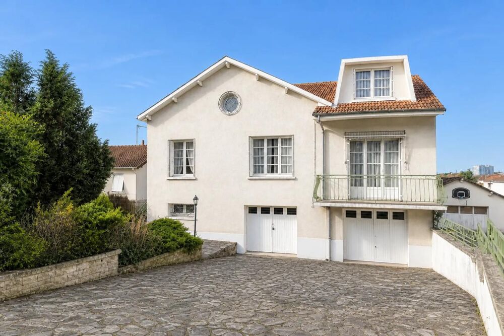 Maison de 195m² en vente à Poitiers Dunes/Dolmen