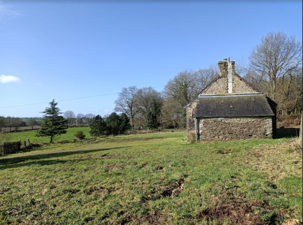 29270 Cléden Poher Longère avec vue 2 pièces de 48 m² combles aménagés et dépendances