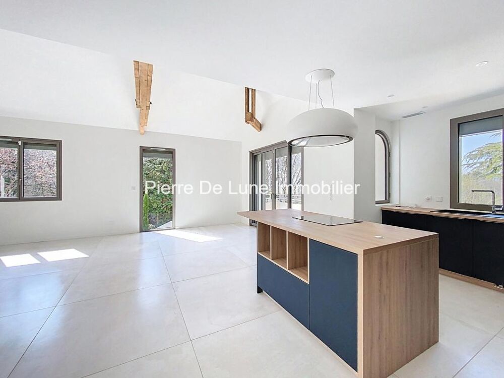 A Saint Didier au Mt d'or, 15 min de Lyon, maison de 178m² entièrement rénovée avec luxe