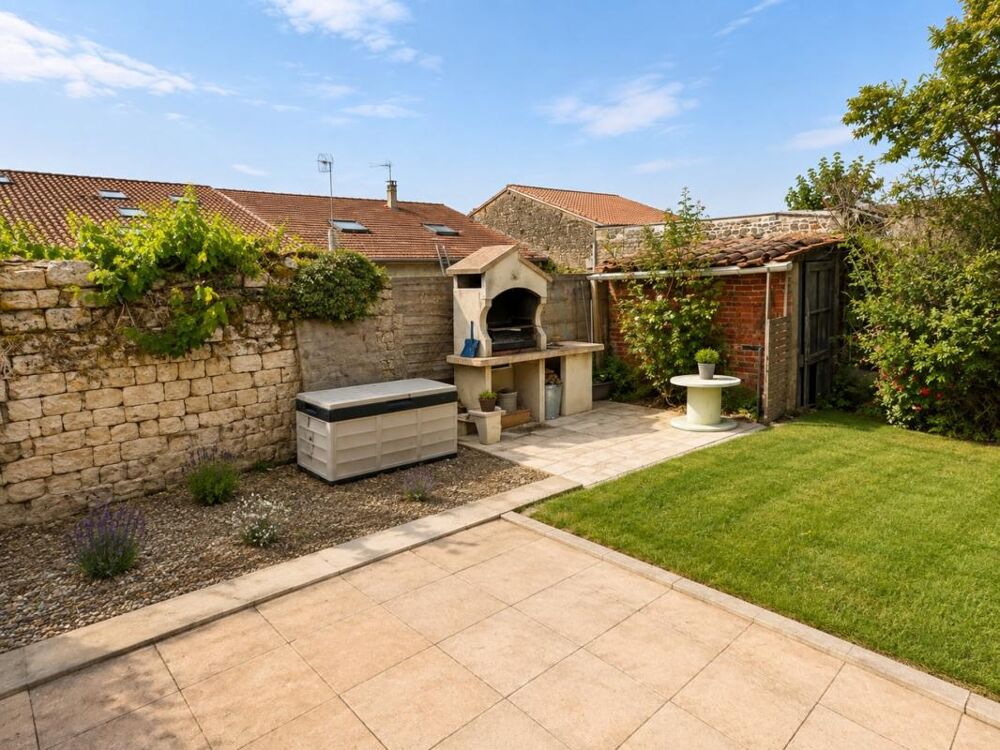 Vente Maison BELLE MAISON DE VILLAGE, 4 CHAMBRES, TERRASSE, JARDINET ET GRANGE Saint dizier