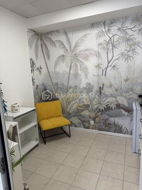  Local commercial en Excellent ÉTAT, climatisé, de 45m2 centre ville Cavalaire sur Mer 83240 