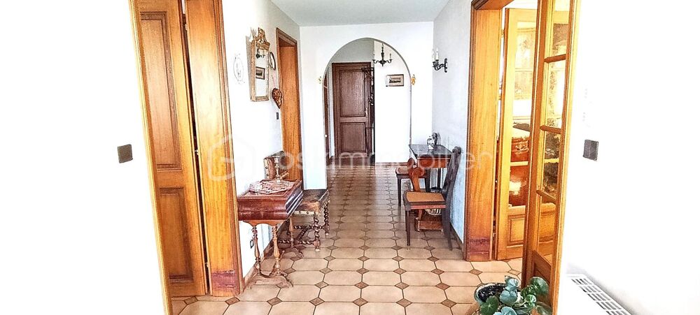 Grande maison individuelle sur 1000 m2 de terrain cloturé