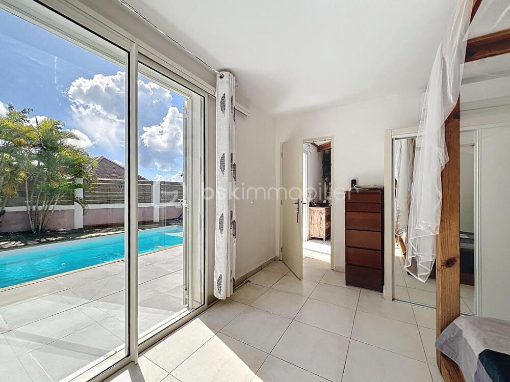 à vendre  Villa Sainte-Anne (97180)