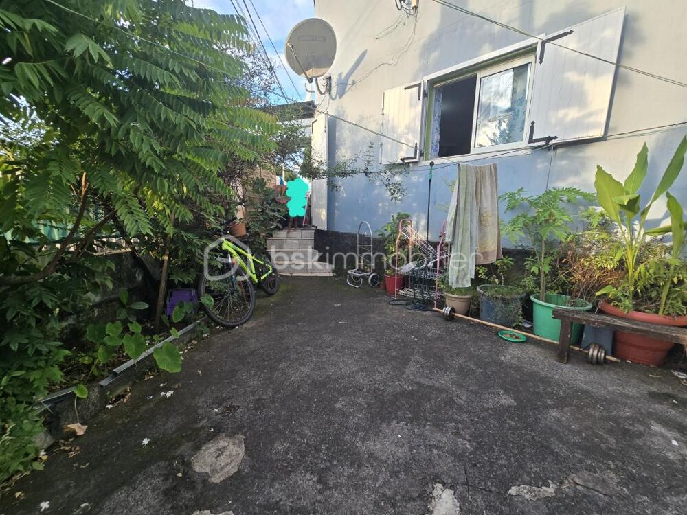 Appartement F3 de 80 m² 137 000€ au rez de chaussé à l'entrée de ville de St André 97440