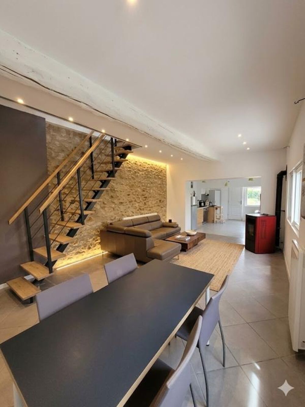 MAISON RÉNOVÉE 120 m² + STUDIO INDÉPENDANT - POSSIBILITÉ TOIT-TERRASSE - PROCHE COMMERCES - 140 000 LUC SUR ORBIEU