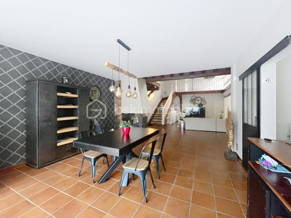 RIS ORANGIS-SUBLIME MAISON D'ARCHITECTE 9 pièces 232 m2 sur 689 m2 terrain