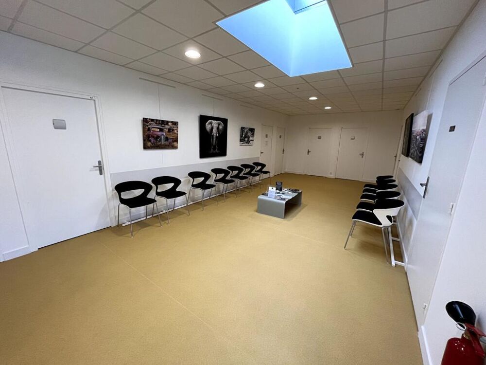   13800 ISTRES EXCLUSIVITE - BUREAUX 56 M², Zone industrielle Istres
