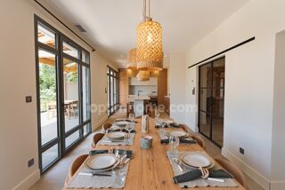  Villa 5 pi�ces 187 m� Maussane les alpilles