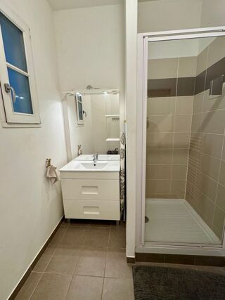  Appartement à louer 3 pièces 64 m²