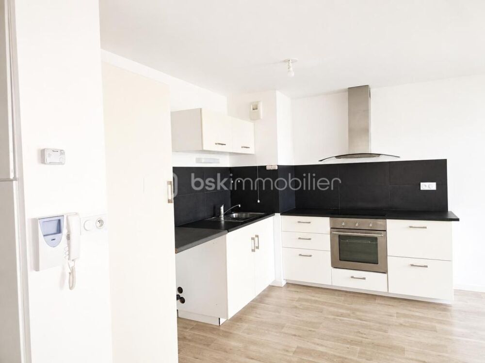 T3 60,25 m²  Proche gare  Balcon + parking en sous-sol  Bruz