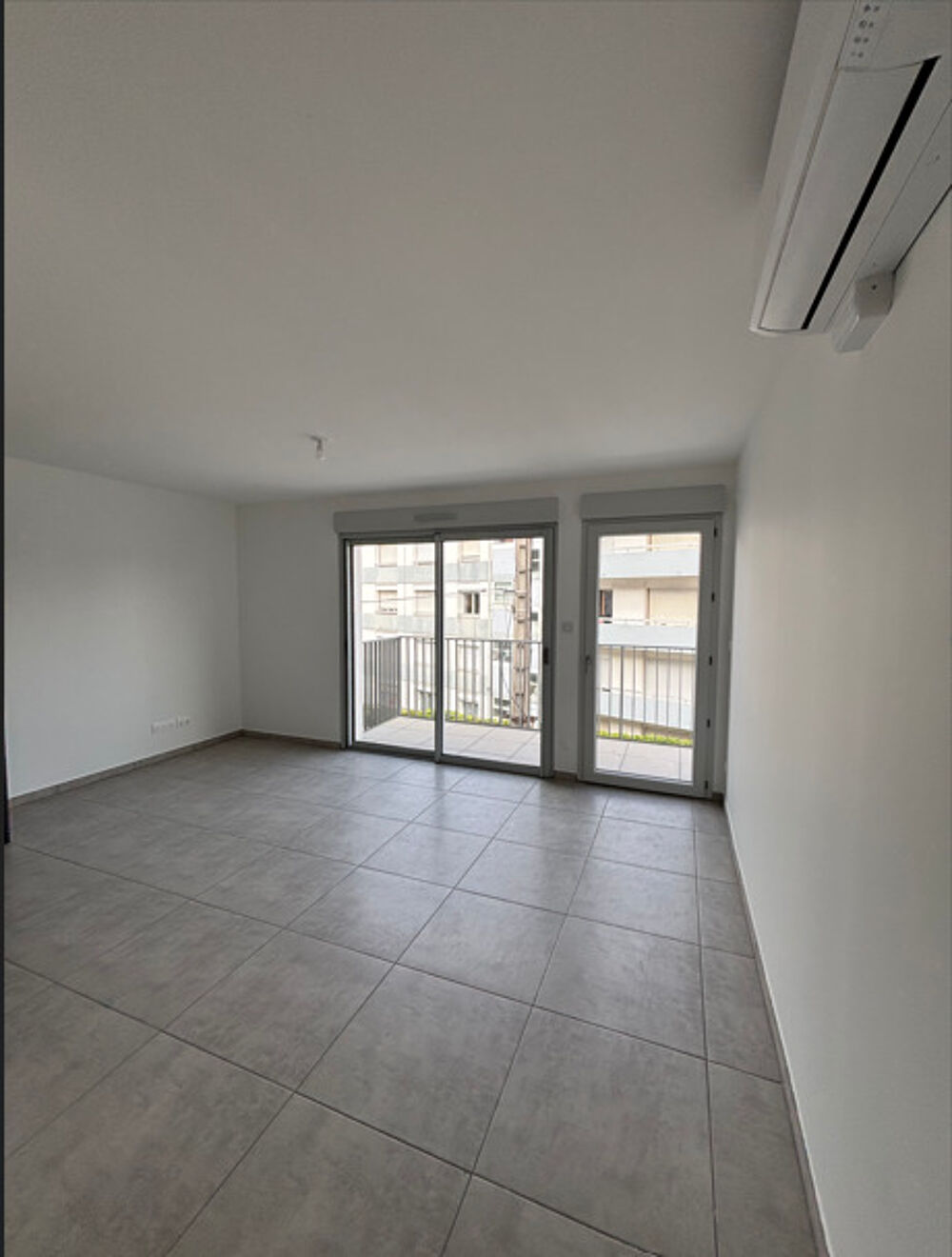 Beau T2. neuf. Secteur Bel air. Climatisation. Garage inclus