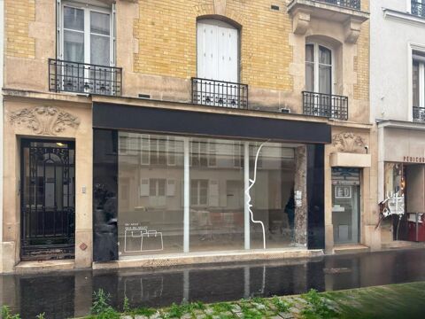Boutique de 45m2 en rez-de-chauss&eacute;e d'un bel immeuble 450000 75012 Paris