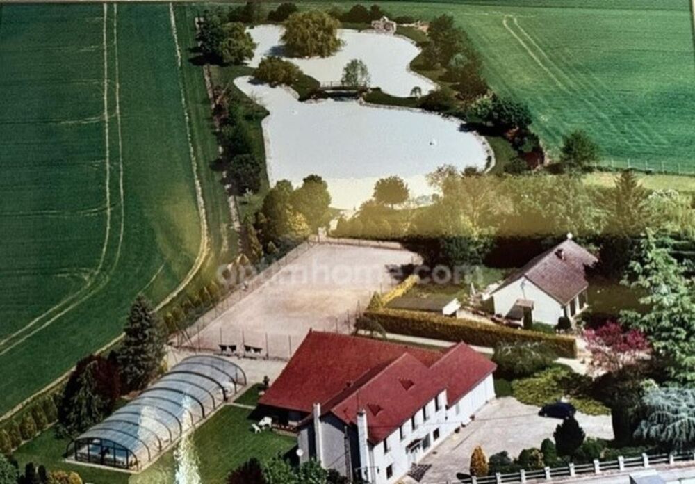 SAINT ESCOBILLE. PROPRIETE AVEC UNE Maison à vendre 8 pièces. GARAGE ET UN ETANG. 20 MN DE DOURDAN