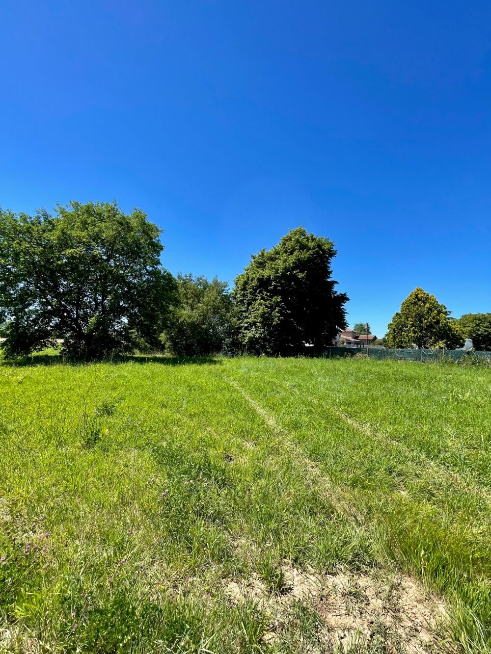 Vente Terrain Un terrain à bâtir de 1 994 m², au calme d'un hameau, à deux pas de tout Bressols