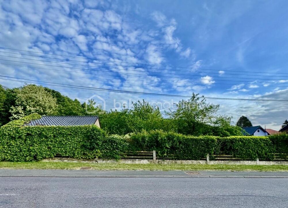 Vente Terrain Rare à la vente – Terrain d'Exception au Pied du Château – 25 M de façade  – 1000 m² de Nature et de Calme Ham sous varsberg