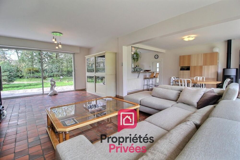 Vente Propriété/Château 1h15 de PARIS - PROPRIETE de 245 m2 env. GARAGE, 5400 m2 de PARC ARBORE, AU COEUR DE LA NATURE Montargis