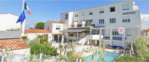 Charente Maritime (17), A Vendre Ile Ol&eacute;ron H&ocirc;tel Bureau de charme 22 chambres, emplac n&deg;1 face &agrave; l'Oc&eacute;an 2350000 17310 Saint pierre d oleron