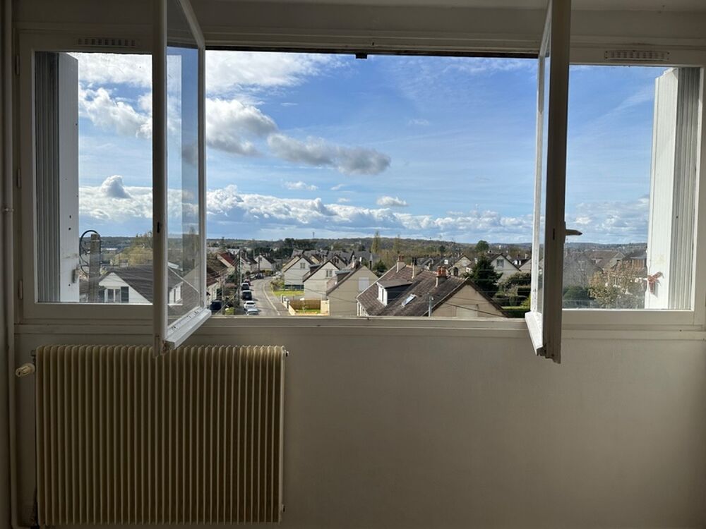 Appartement 3 pièces avec balcon et parking LE MANS (72) quartier cité des Pins/ Parc des exposition