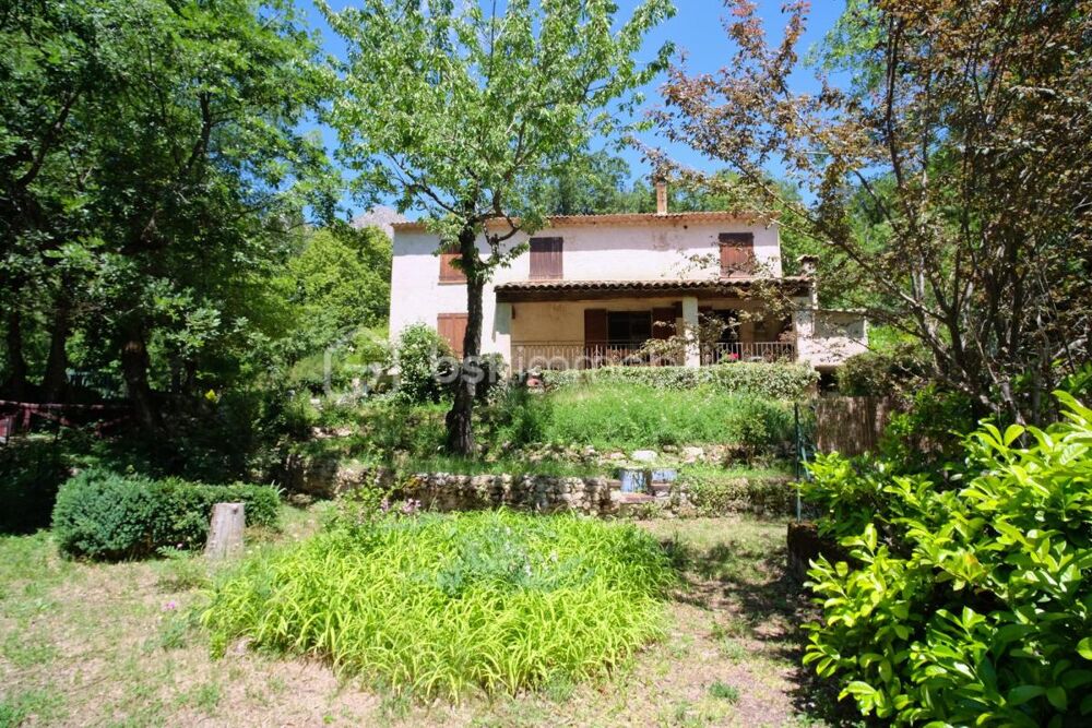 Maison familiale de caractère de 110 m2 avec jardin remarquable, bassin et vue montagnes