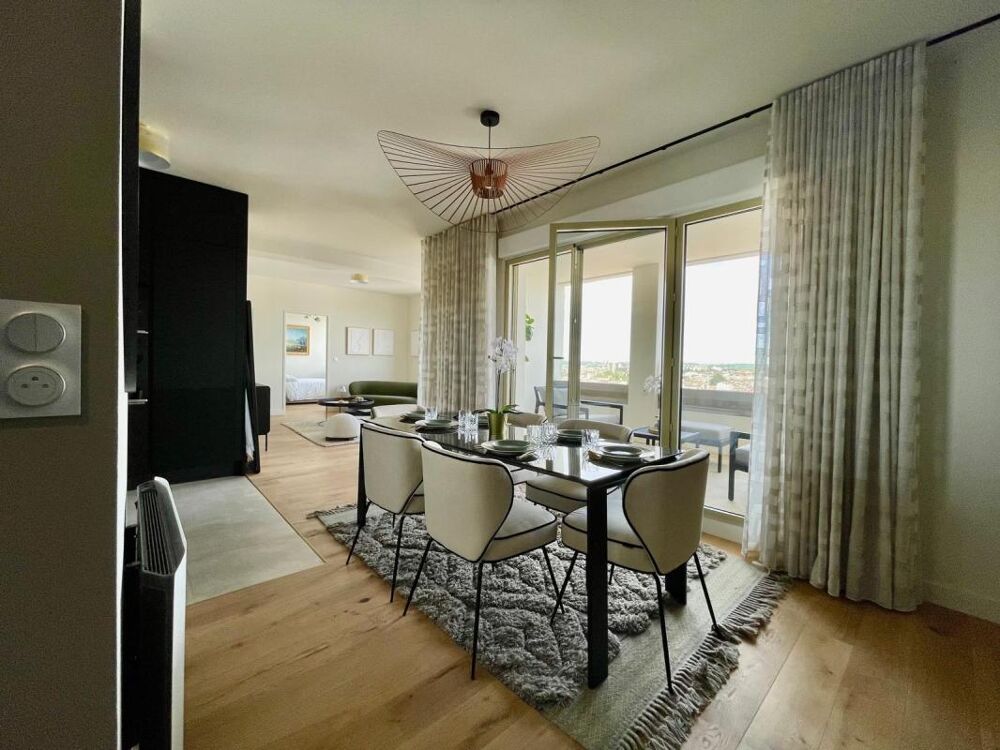 Vente Appartement BORDEAUX – SUPERBE T4 DE 88 M² AVEC SUITE PARENTALE, LOGGIA ET PARKING – 7? ÉTAGE Bordeaux