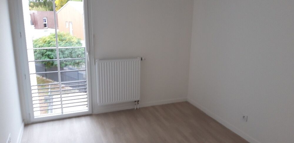 T3 avec balcon et parking à TOURS