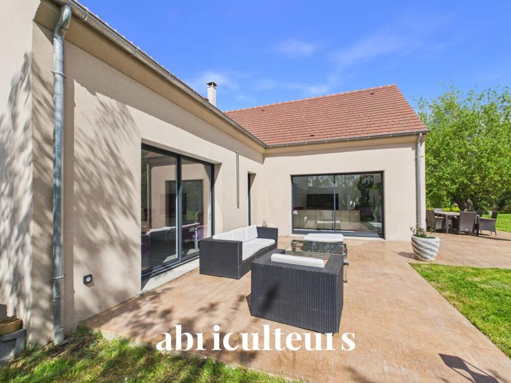 Maison darchitecte de plain-pied récente avec vue panoramique sur la nature environnante en vente à Vaugrigneuse (91640)