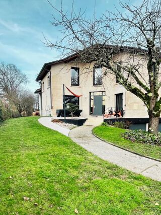  Maison  vendre 7 pices 245 m