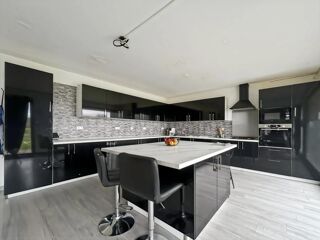  Maison � vendre 8 pi�ces 250 m�