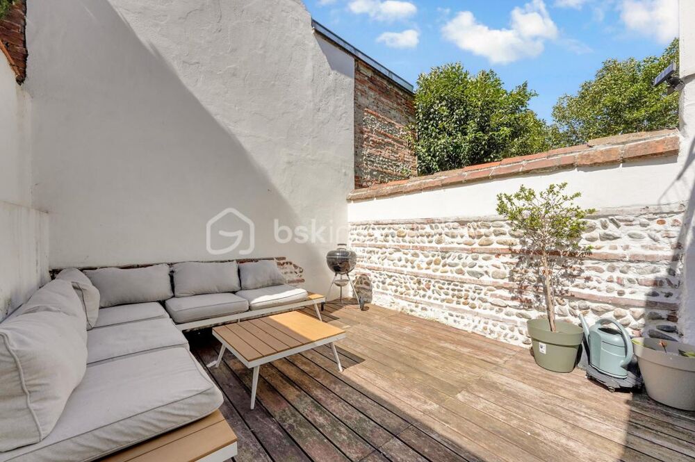 Maison bourgeoise  Quartier des Chalets  111 m² habitables+ terrasse + cave  Garage box possible