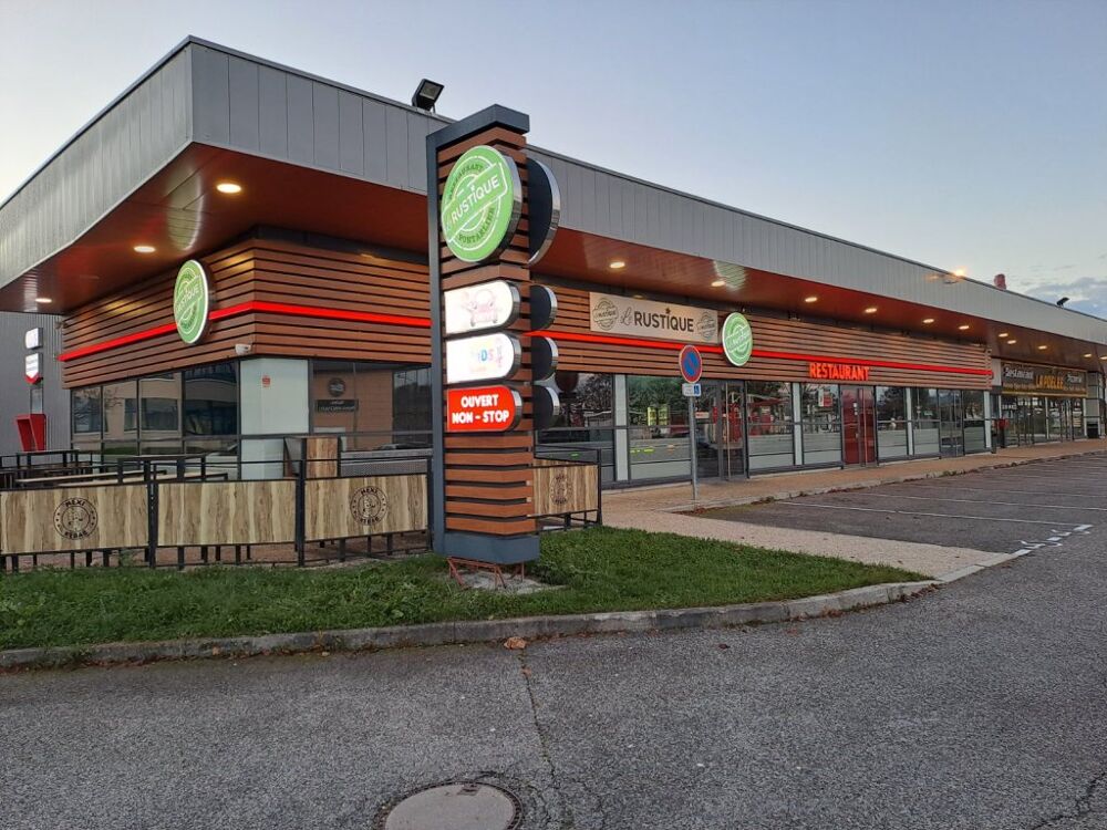   Local commercial de 397 m² à PONTARLIER 