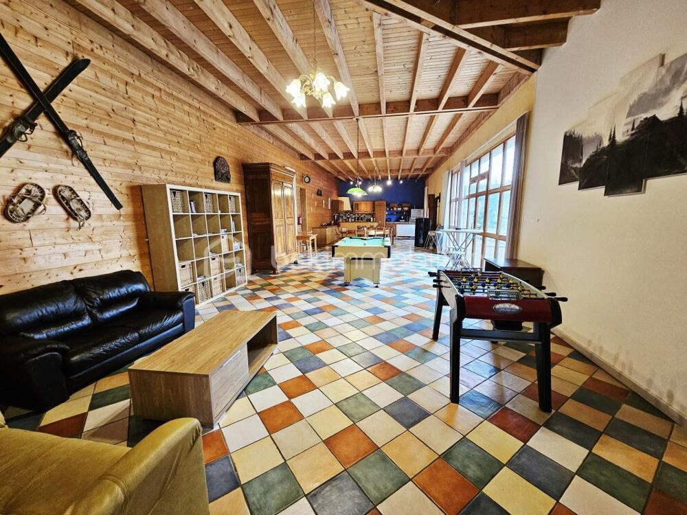 Grande maison rénovée avec activité touristique: gîte classé 3 étoiles et chambres dhôtes  Fort potentiel à Besse-et-Saint-Ana