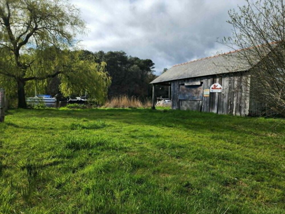 Vente Terrain Terrain exceptionnel de 2870 m2 au bord de l'eau – local de + de 30 m2 - Port de Foleux – Fort potentiel touristique et nautique Beganne