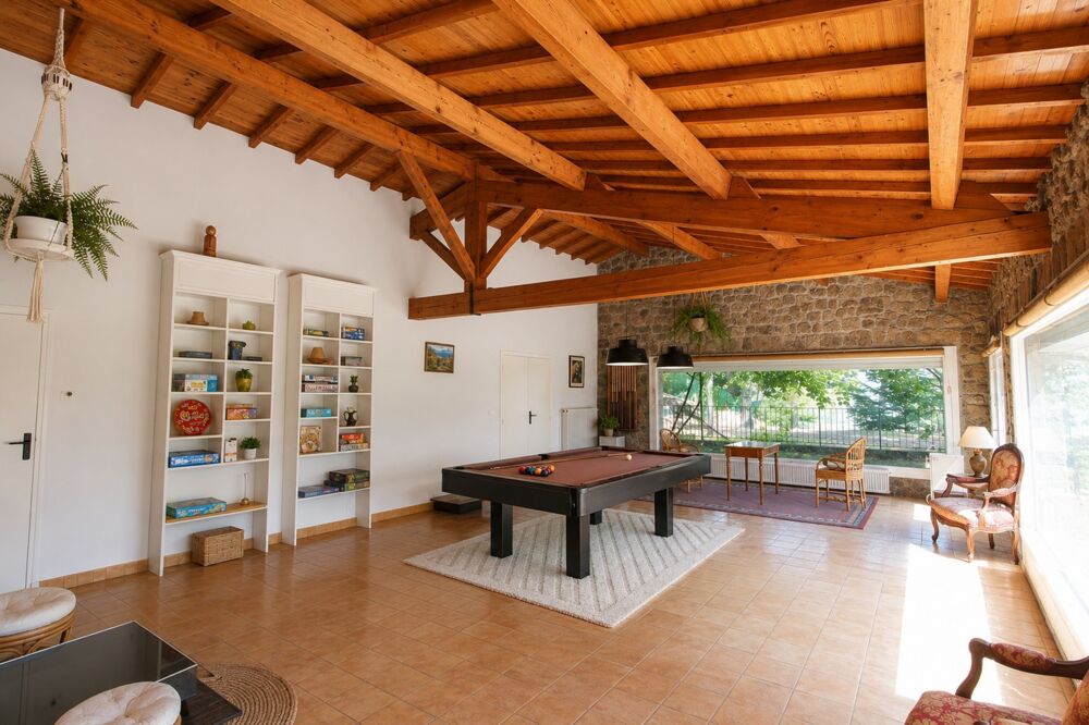 à vendre  Propriété/château Saint-Étienne-de-Serre (07190)