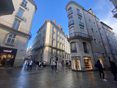   44000 NANTES - EMPLACEMENT N°1 CRÉBILLON POMMERAYE - LOCAL COMMERCIAL A LOUER 60  M² 