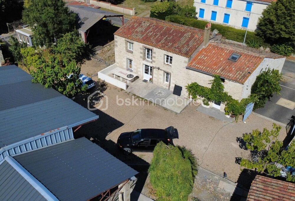 CHARENTAISE A FINIR DE RENOVER  150 m²  BERNA-SAINT-MARTIN