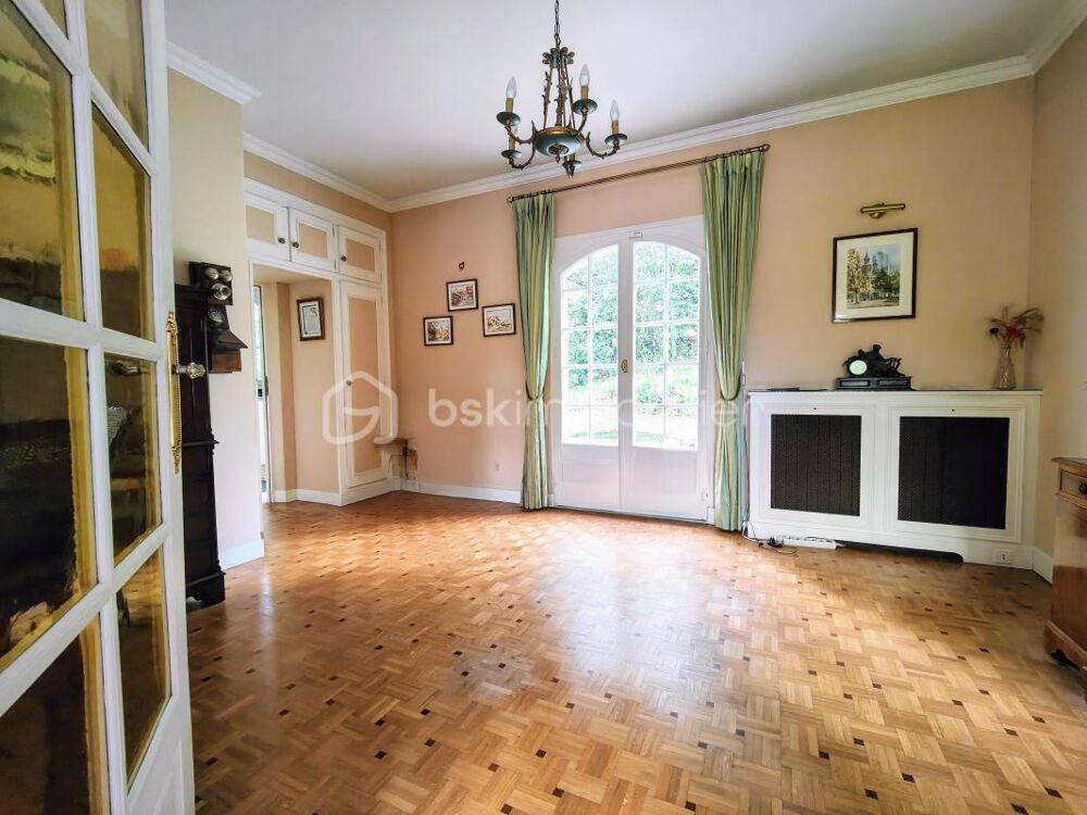Vente Maison Maison familiale 5 ch av sous-sol, jardin clos arboré et parking Jouars pontchartrain